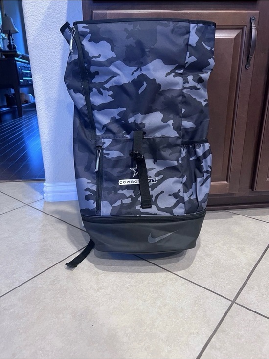 men nike rolling backpack Adult Unisex Sportswear RPM 2.0 26L the Club Team Swoosh Hardcase sports bag is part of the RE100 program Nike Core Rolling Backpack 19